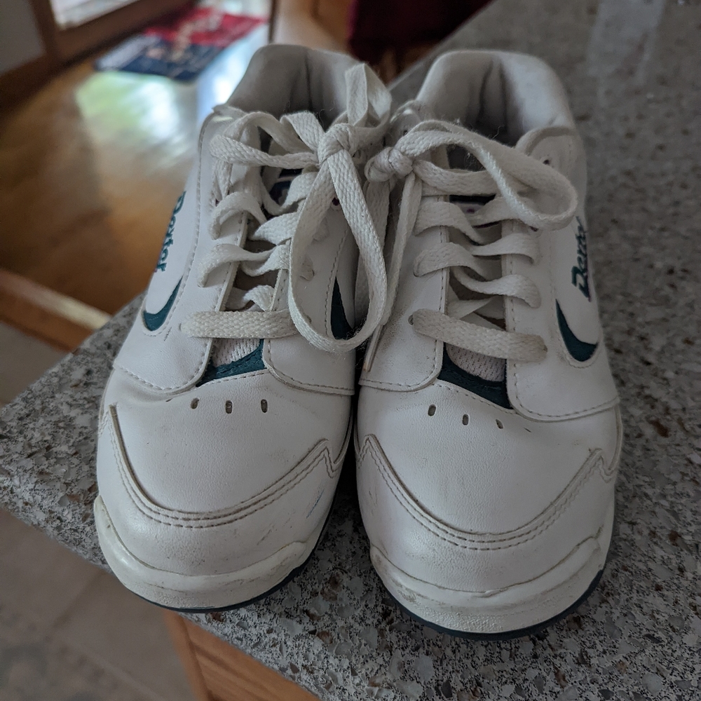 Women's bowling shoes, size 7